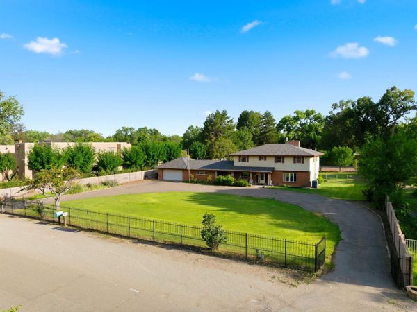 800 Pueblo Solano Road NW, Los Ranchos, NM 87107