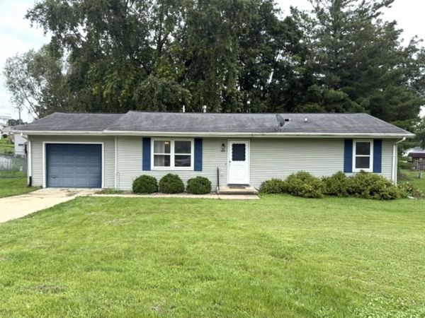 609 S 4th Street, Maquoketa, IA 52060