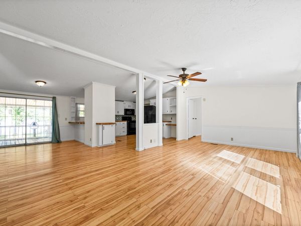 315 Riverview Dr , Dover, TN 37058