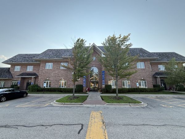 1880 W Winchester Road , Unit 204, Libertyville, IL 60048