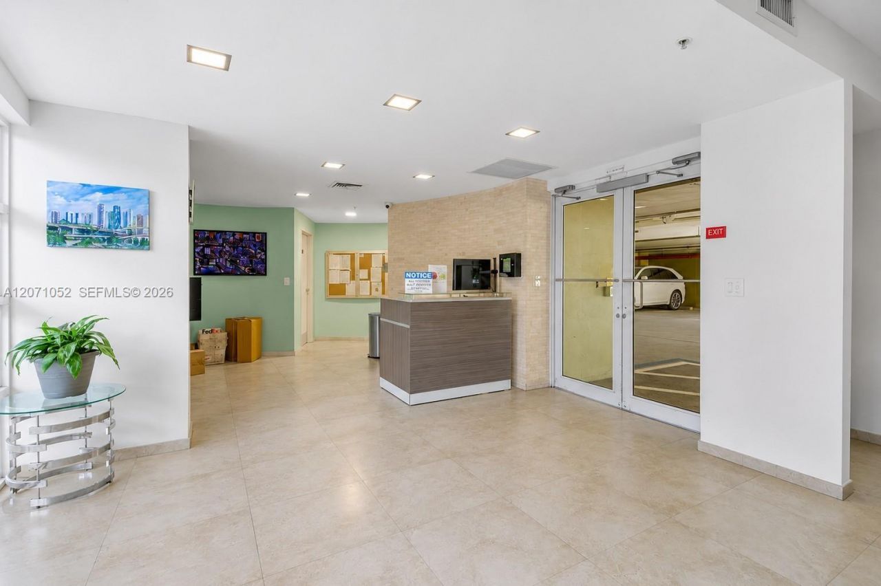 816 NW 11th St, Unit 607, Miami, FL 33136 Photo