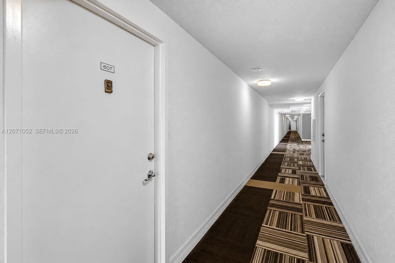 816 NW 11th St, Unit 607, Miami, FL 33136 Photo