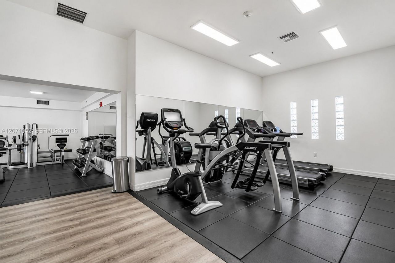 816 NW 11th St, Unit 607, Miami, FL 33136 Photo