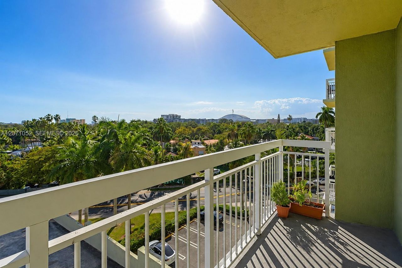 816 NW 11th St, Unit 607, Miami, FL 33136 Photo