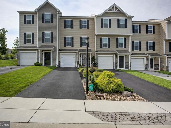 82 AYRSHIRE DRIVE, HANOVER, PA 17331