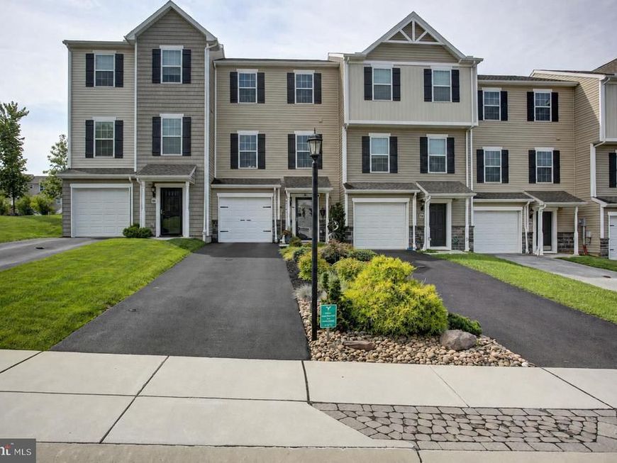 82 Ayrshire Drive, Hanover, PA 17331 Main Photo