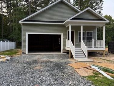 352 NORTH GLEBE ROAD, MONTROSS, VA 22520