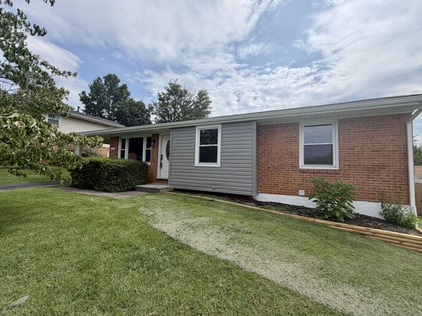 924 Ingleside LN , Salem, VA 24153