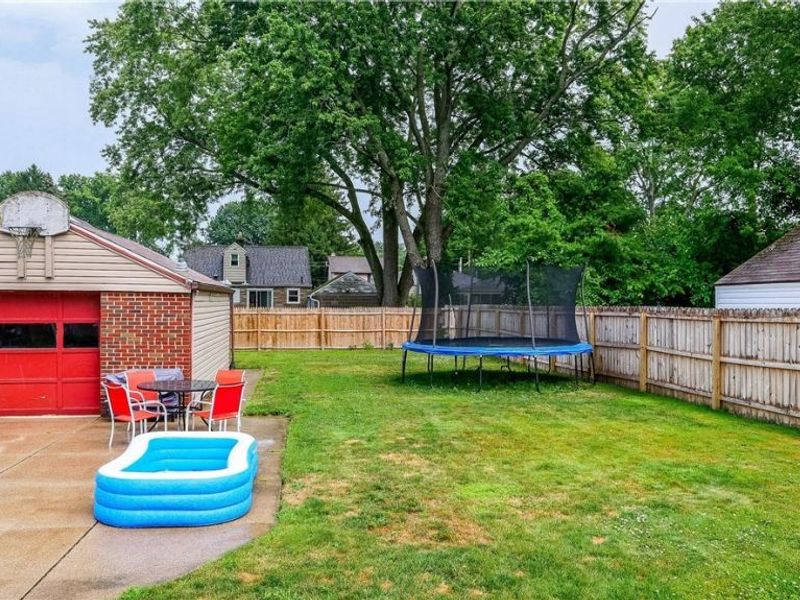 61 Hawk Avenue, Akron, OH 44312 Photo 2