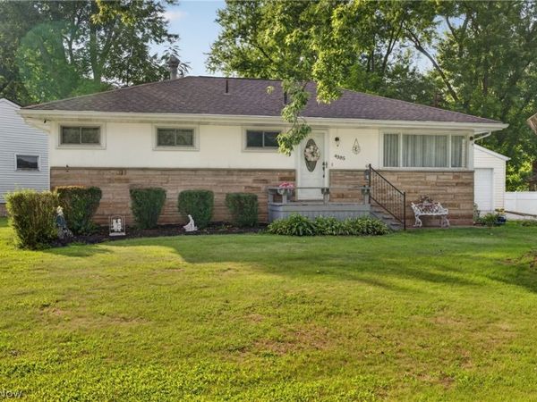 4385 Stoneybrook Drive SE, Warren, OH 44484