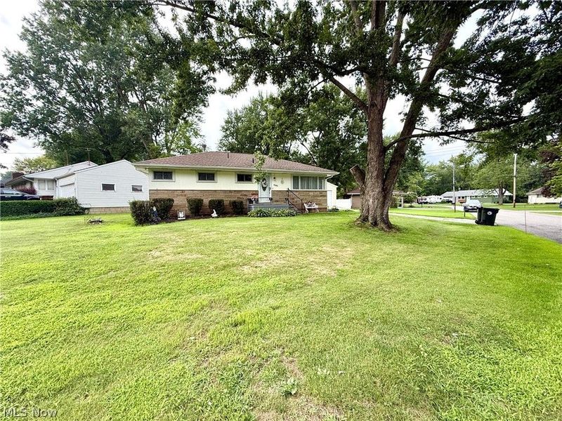 4385 Stoneybrook Drive SE, Warren, OH 44484 Photo 3