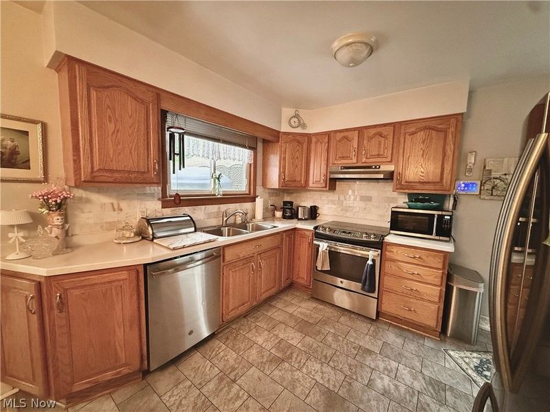 4385 Stoneybrook Drive SE, Warren, OH 44484 Photo 5