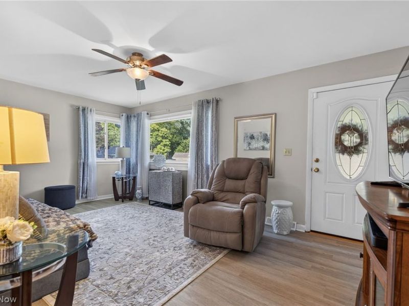 4385 Stoneybrook Drive SE, Warren, OH 44484 Photo 8