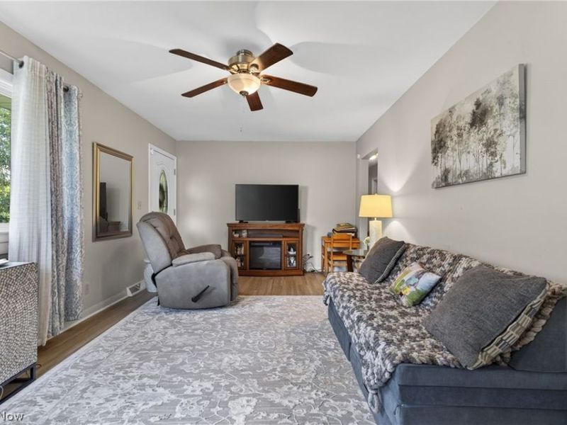 4385 Stoneybrook Drive SE, Warren, OH 44484 Photo 9