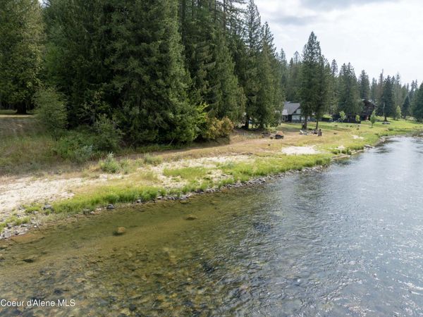 130 Walker LN, Priest River, ID 83856