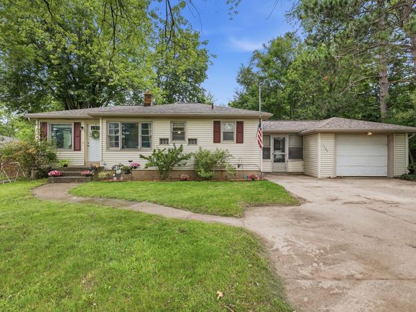 1105 52nd Street SE, Kentwood, MI 49508
