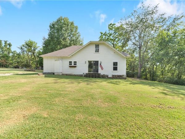 153 Amanda Place, Huntsville, AR 72740