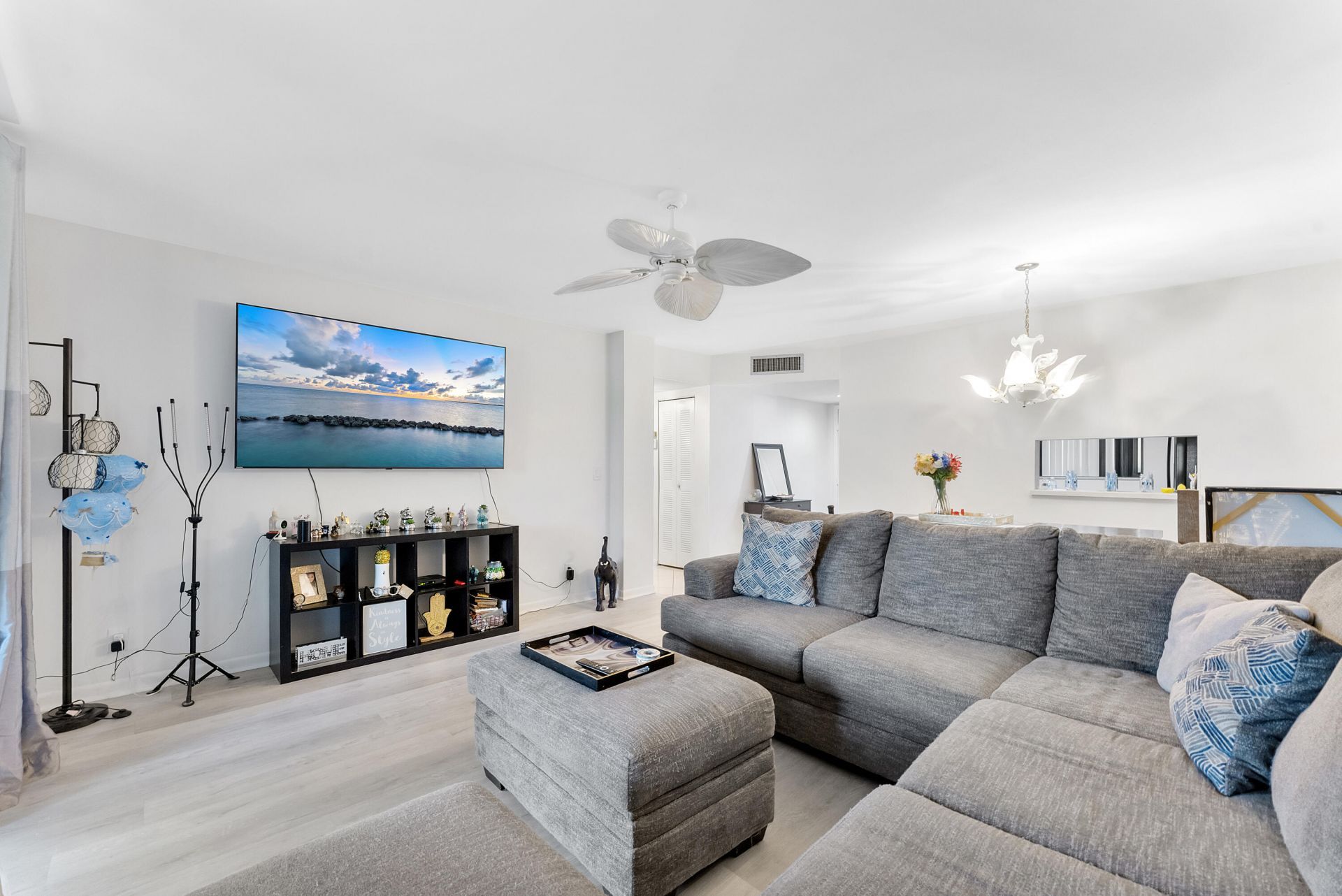 5280 Las Verdes Circle, Unit 124, Delray Beach, FL 33484 Photo