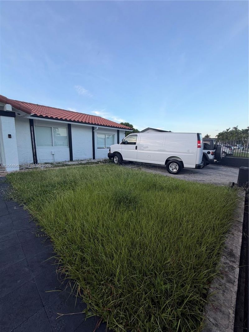 15171 SW 70th St , Miami, FL 33193 Photo