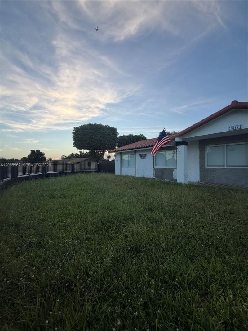 15171 SW 70th St , Miami, FL 33193 Photo
