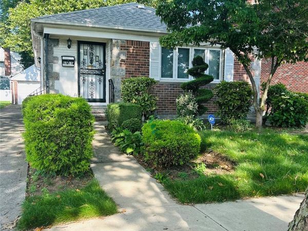 6515 180th Street , Fresh Meadows, NY 11365