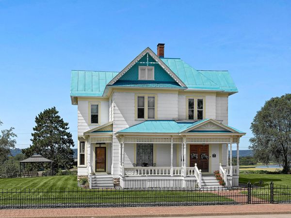 421 2nd Ave N, Onalaska, WI 54650