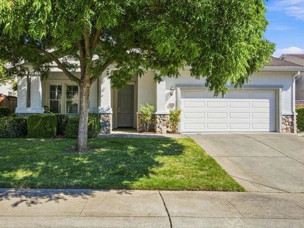 2823 Springfield Dr, Rocklin, CA 95765
