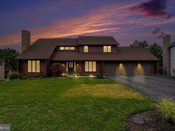 2093 FAIRWAY LANE, HARRISBURG, PA 17112