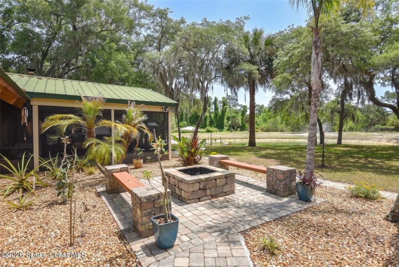 1851 Maytown Road , Oak Hill, FL 32759 Photo