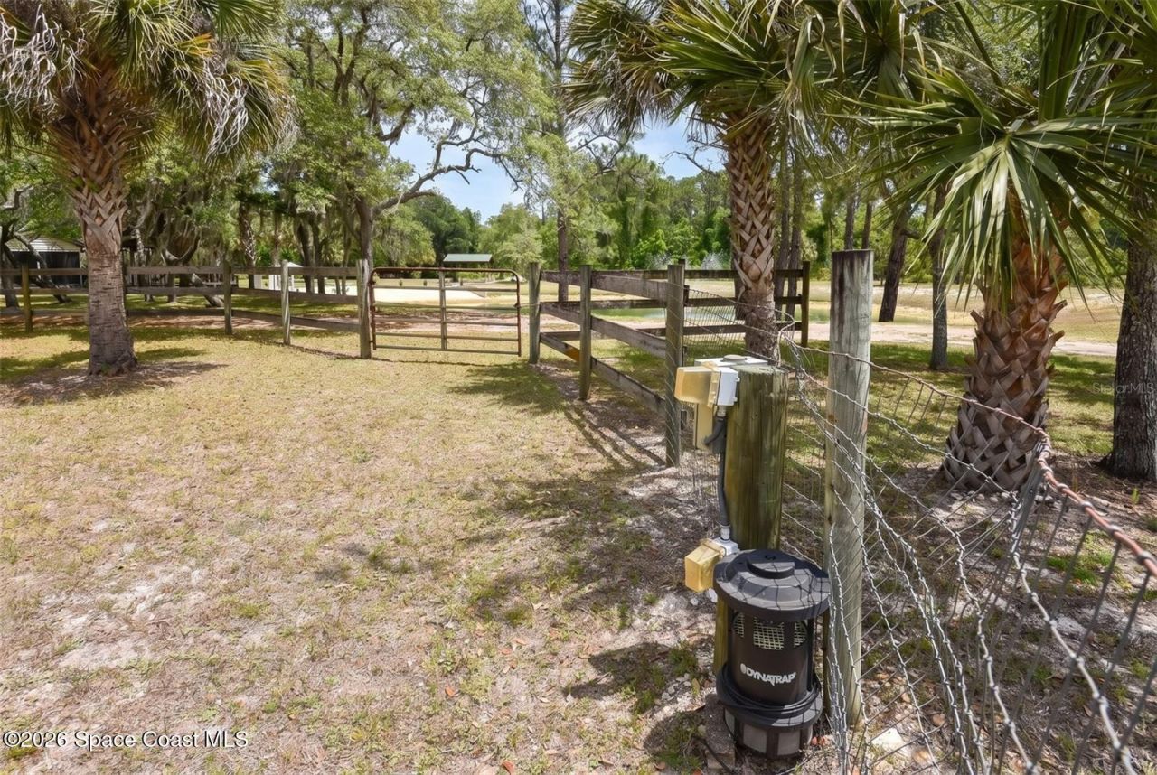1851 Maytown Road , Oak Hill, FL 32759 Photo