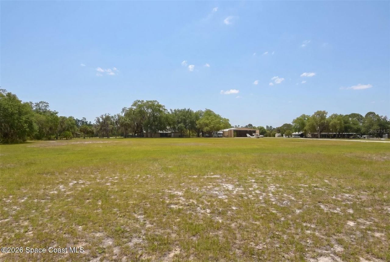 1851 Maytown Road , Oak Hill, FL 32759 Photo