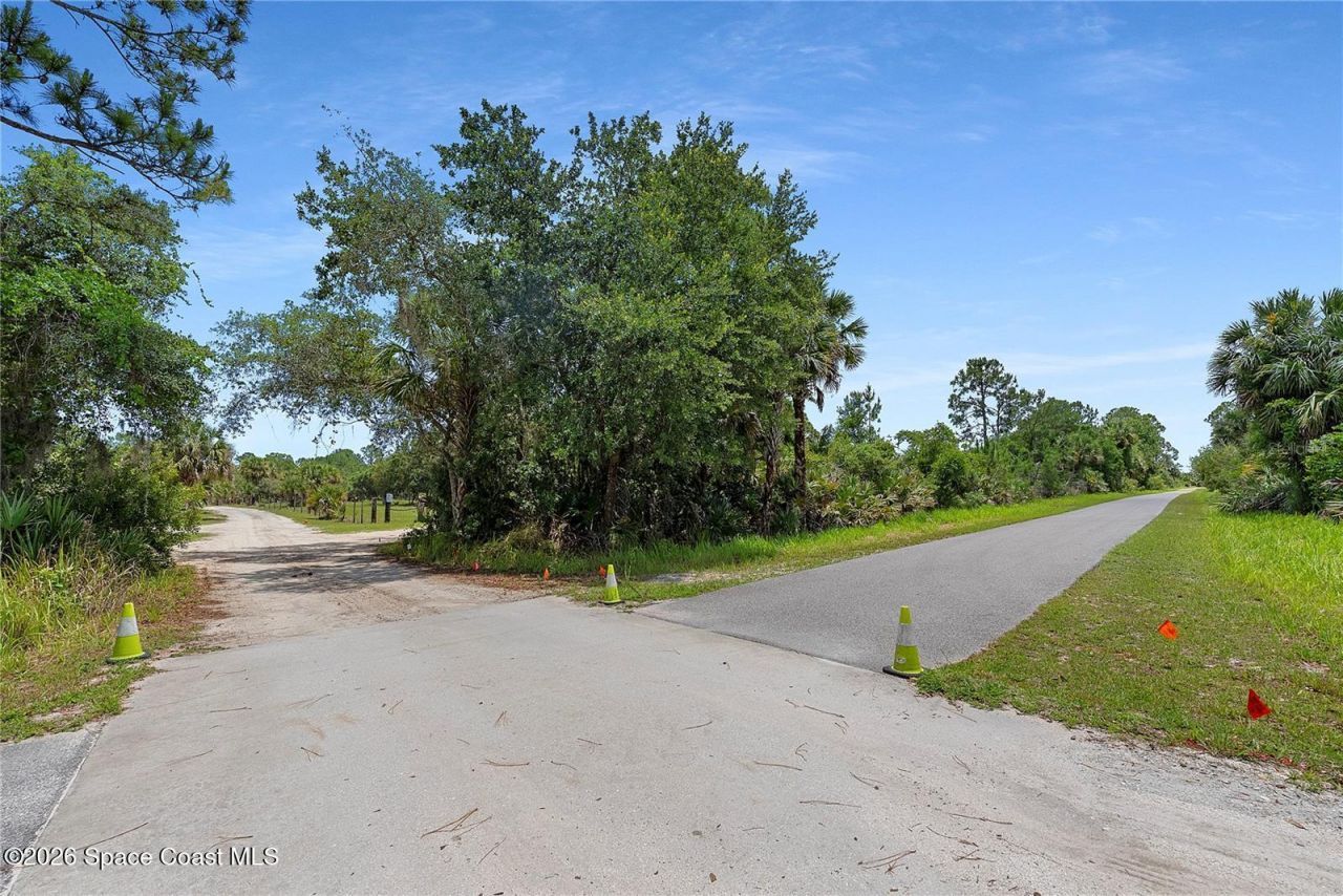 1851 Maytown Road , Oak Hill, FL 32759 Photo