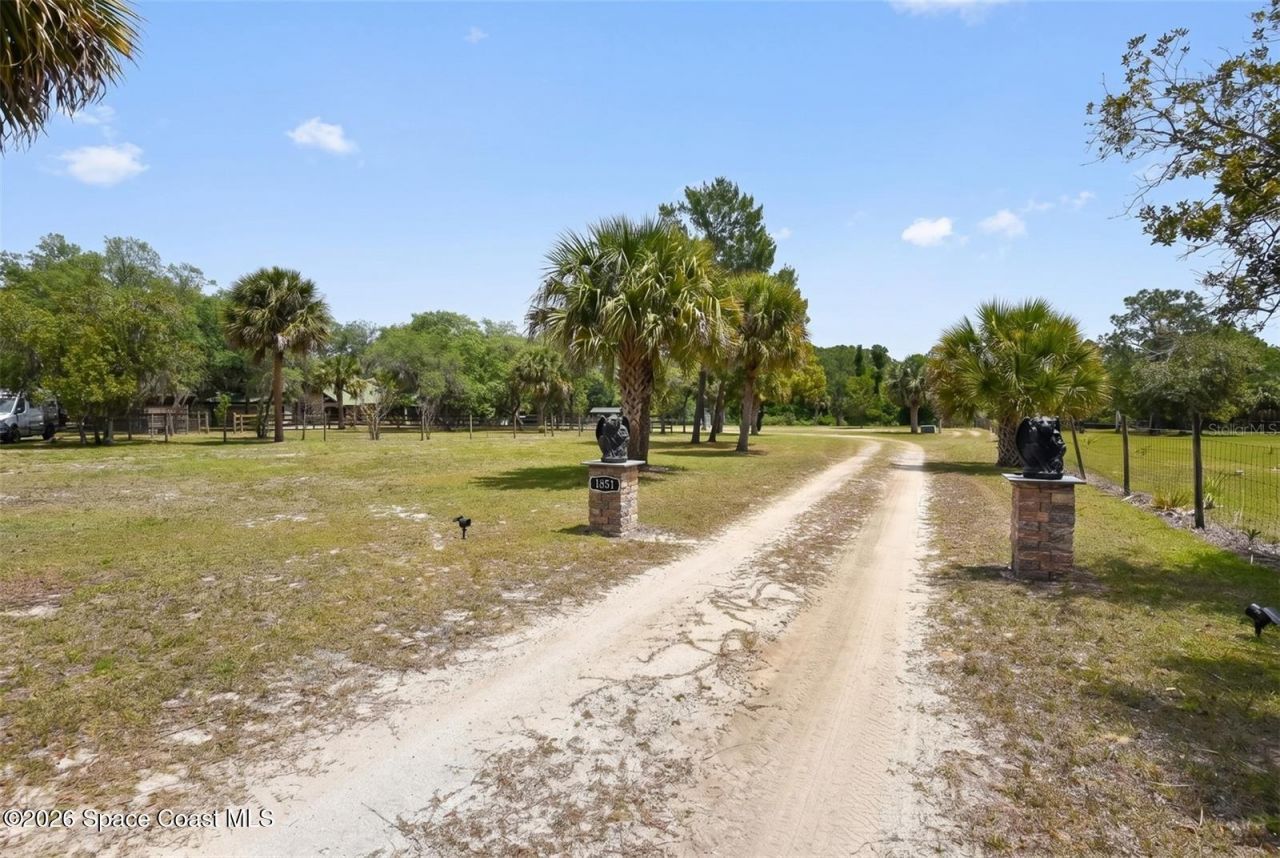 1851 Maytown Road , Oak Hill, FL 32759 Photo