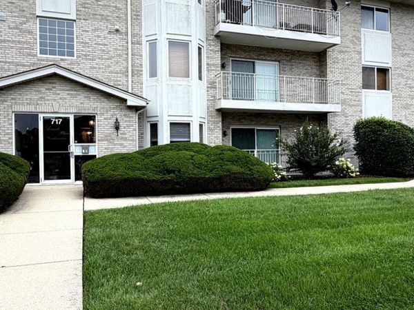 717 N 5th Avenue , Unit 101, Addison, IL 60101