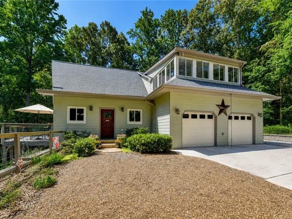 6173 Pine Circle , Flowery Branch, GA 30542