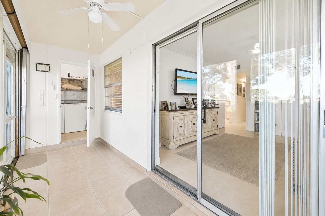 21 Flanders A, Delray Beach, FL 33484 Photo