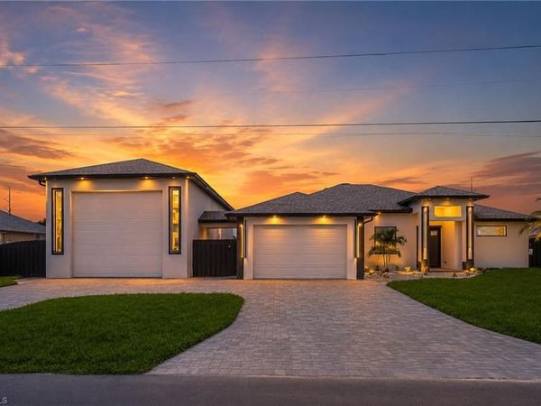 1018 NE Juanita PL , CAPE CORAL, FL 33909