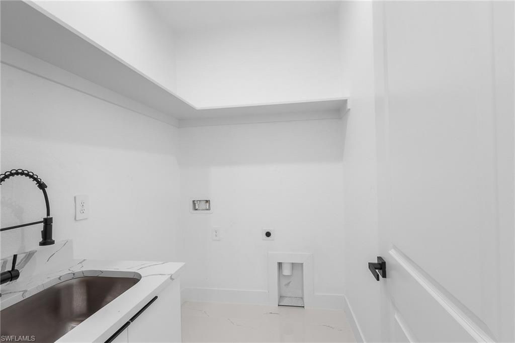 1018 NE Juanita Pl , Cape Coral, FL 33909 Photo