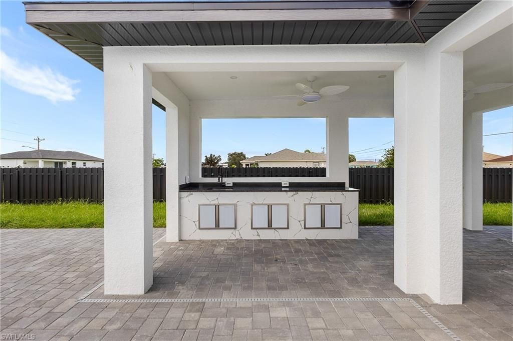1018 NE Juanita Pl , Cape Coral, FL 33909 Photo