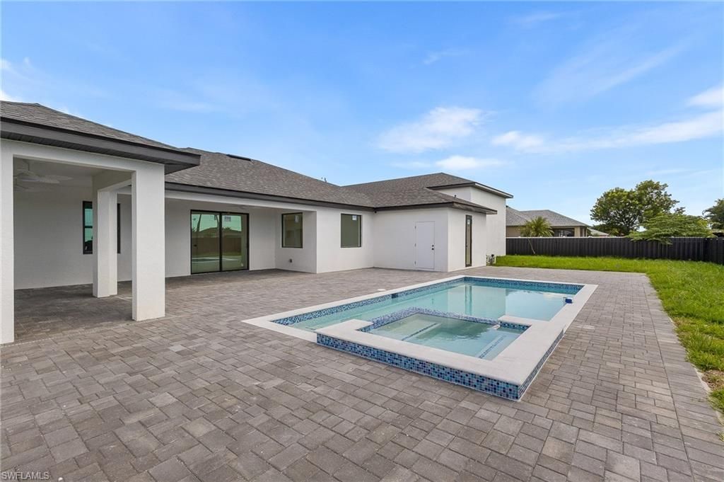 1018 NE Juanita Pl , Cape Coral, FL 33909 Photo
