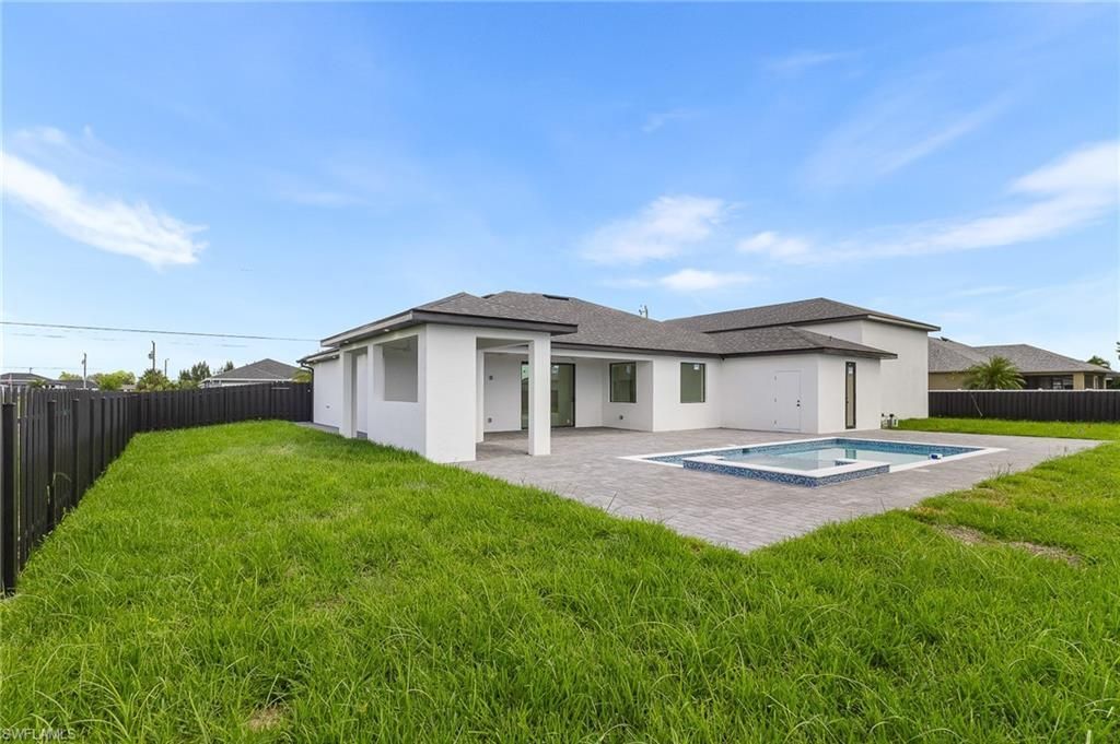 1018 NE Juanita Pl , Cape Coral, FL 33909 Photo