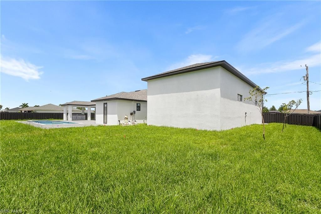 1018 NE Juanita Pl , Cape Coral, FL 33909 Photo