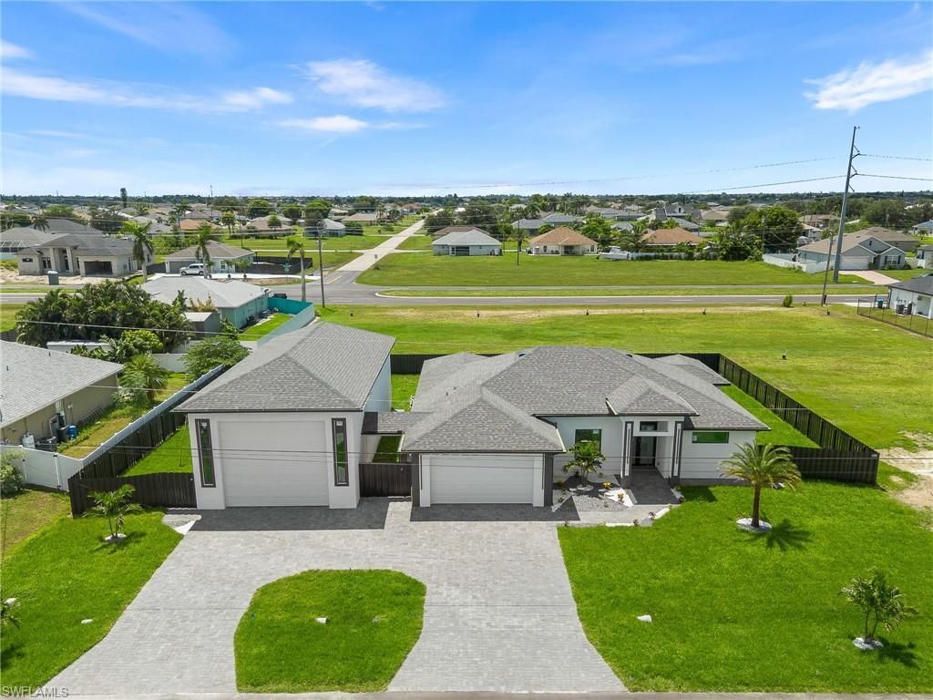 1018 NE Juanita Pl , Cape Coral, FL 33909 Photo