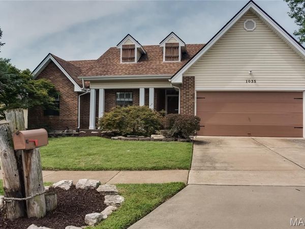 1035 Johanna Drive, Ballwin, MO 63021