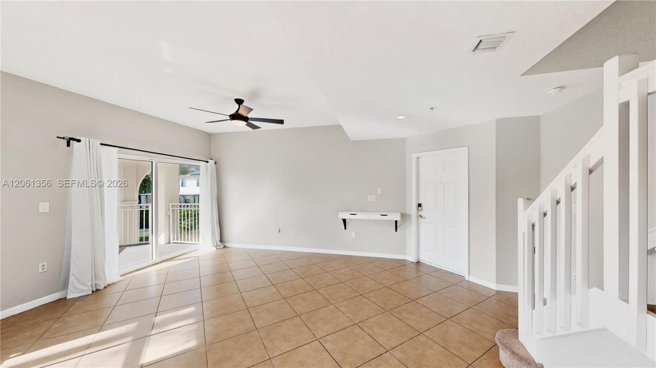 11401 NW 89th St , Unit 208, Doral, FL 33178 Photo