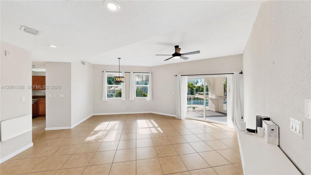 11401 NW 89th St , Unit 208, Doral, FL 33178 Photo