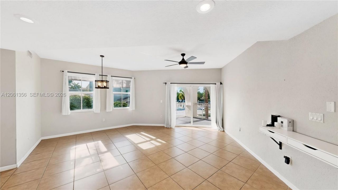 11401 NW 89th St , Unit 208, Doral, FL 33178 Photo