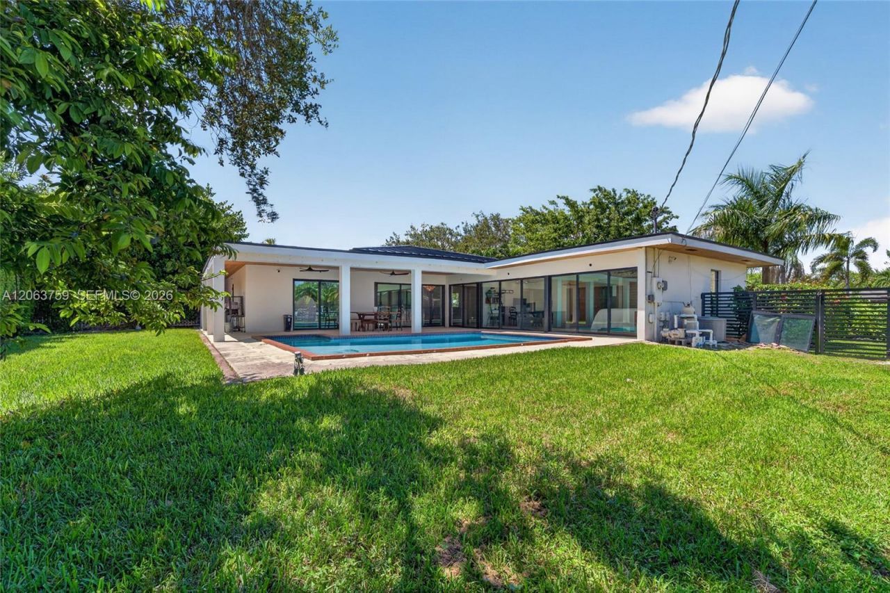 8880 SW 149th St , Palmetto Bay, FL 33176 Photo