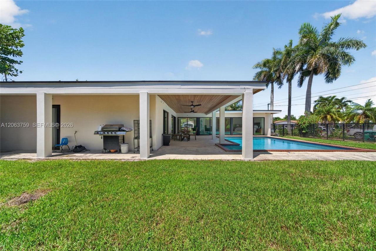 8880 SW 149th St , Palmetto Bay, FL 33176 Photo
