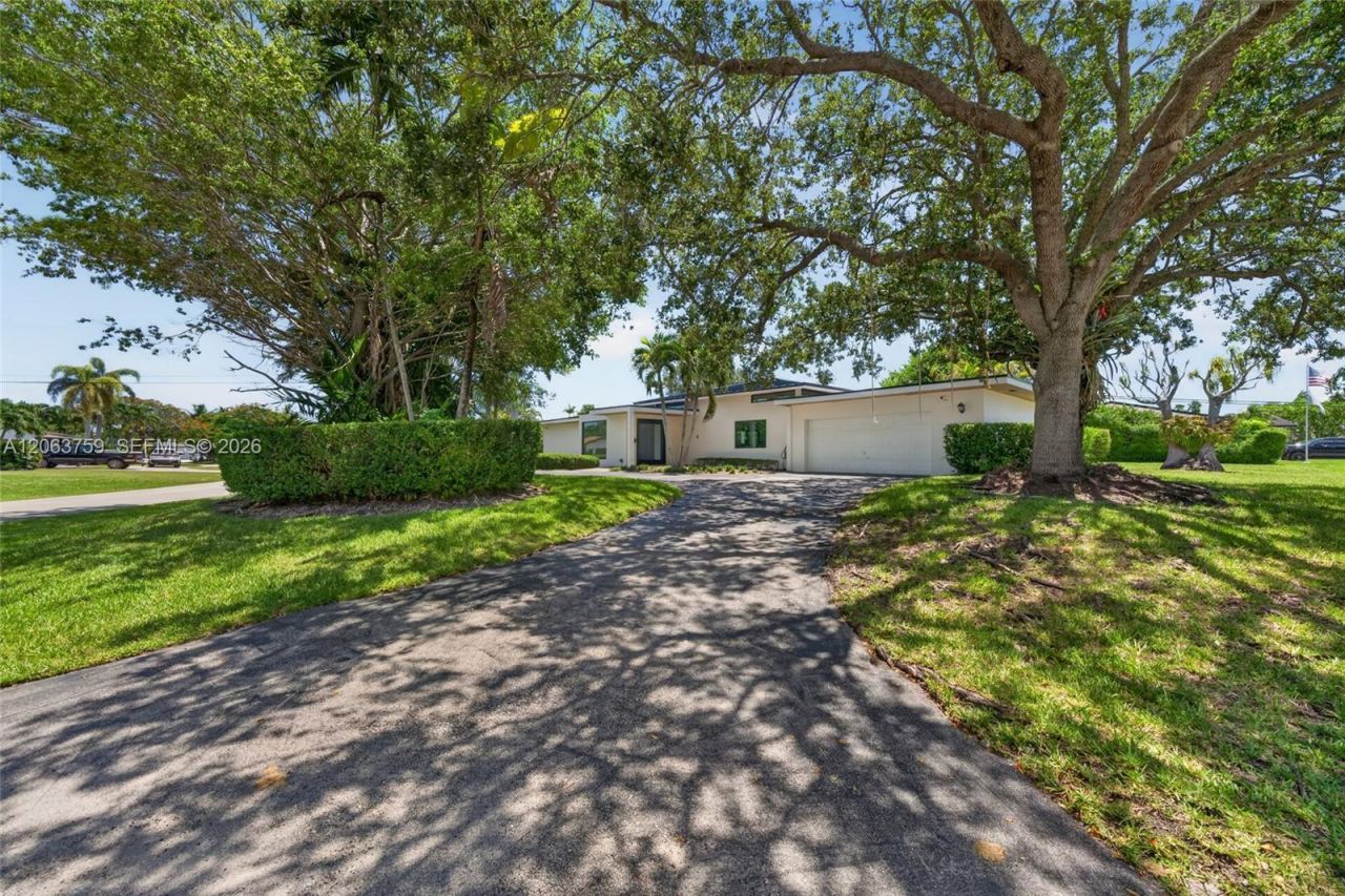 8880 SW 149th St , Palmetto Bay, FL 33176 Photo